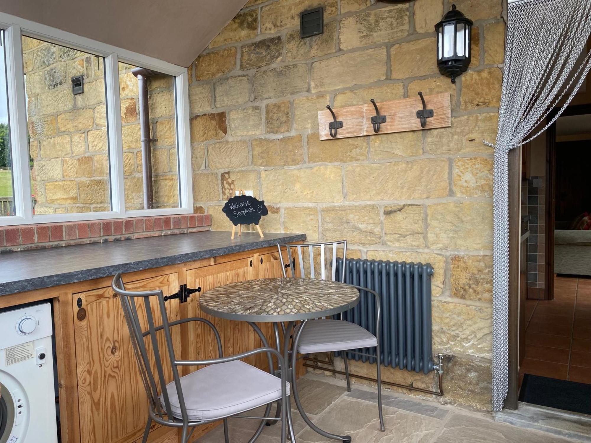 Stable Cottage Скарбъро Екстериор снимка